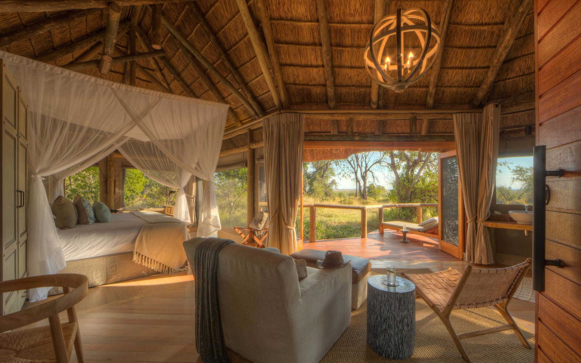 camp_moremi_room_sq3awj