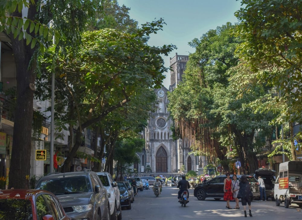 hanoi_cathedral_vietnam_free_stock_photo_unsplash_hyeryeong-song-