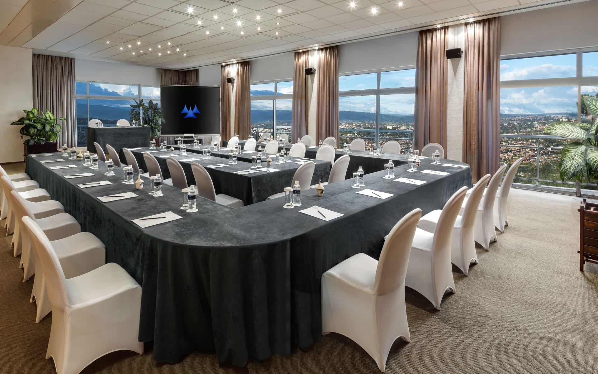 hotel_mille_des_collines_conference_tvhli3