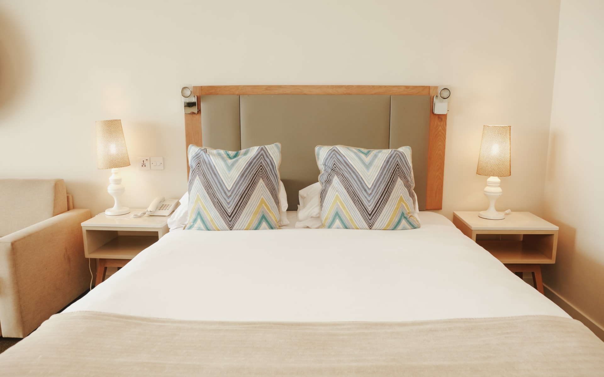 hotel_slipway_tanzania_bedroom_2
