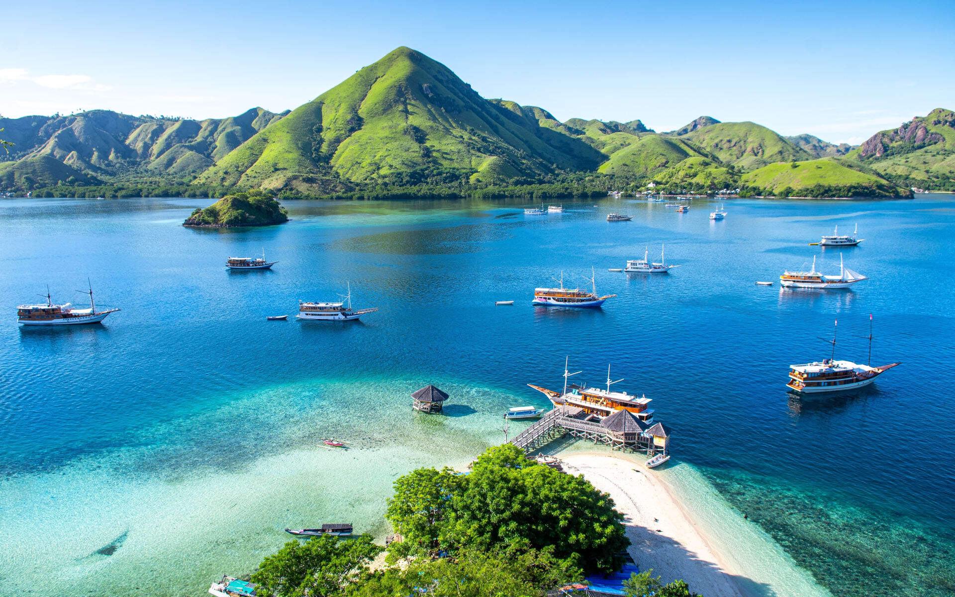 komodo_national_park_indonesia_shutterstock_