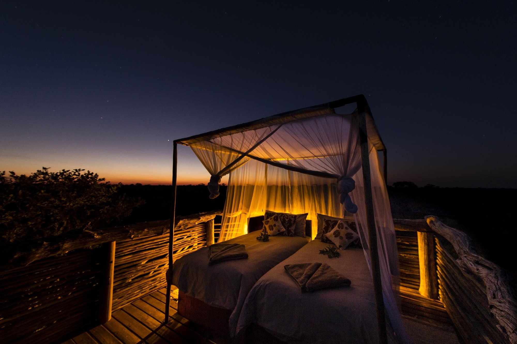 kwai_skybeds_botswana_night_time_gdxxcs