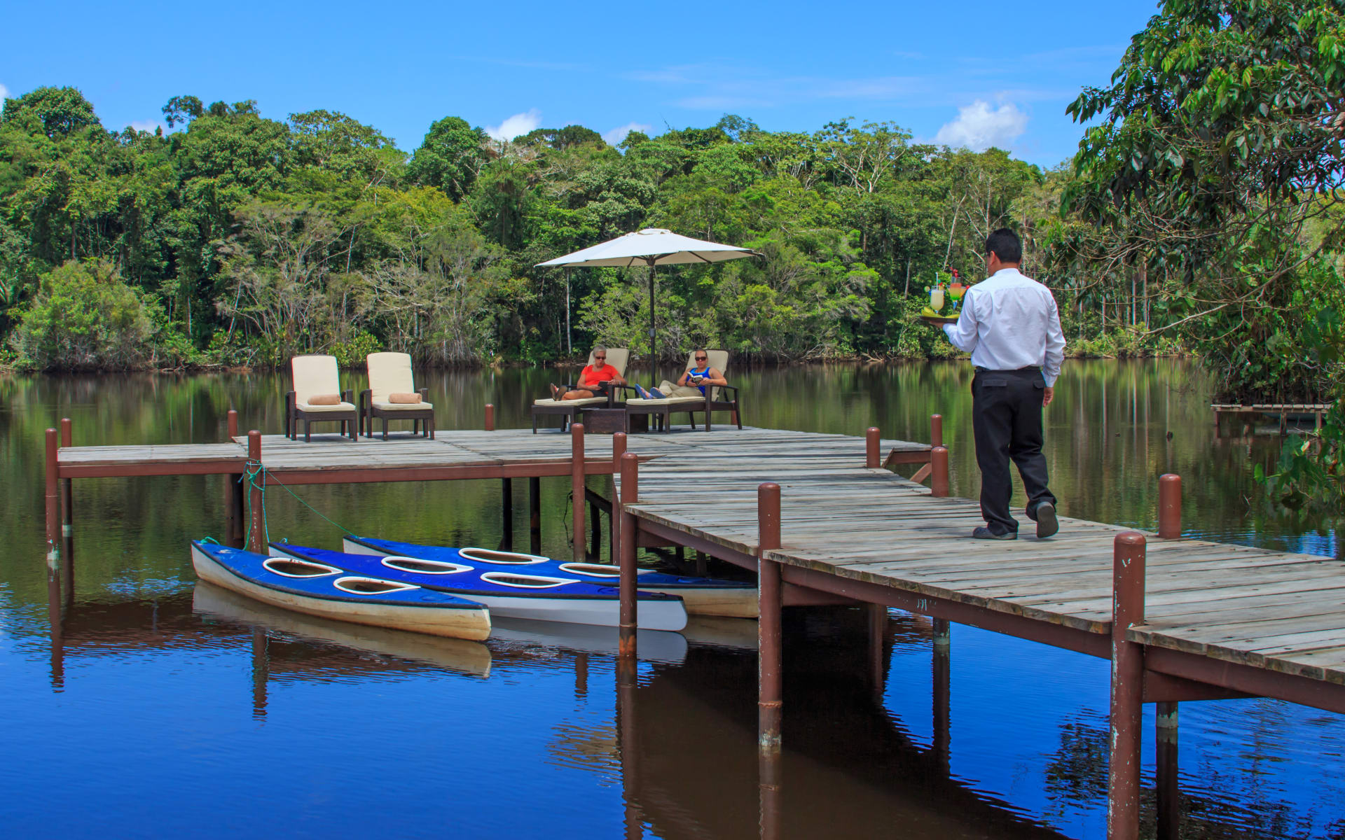 la_selva_ecolodge_ecuador_pontoon