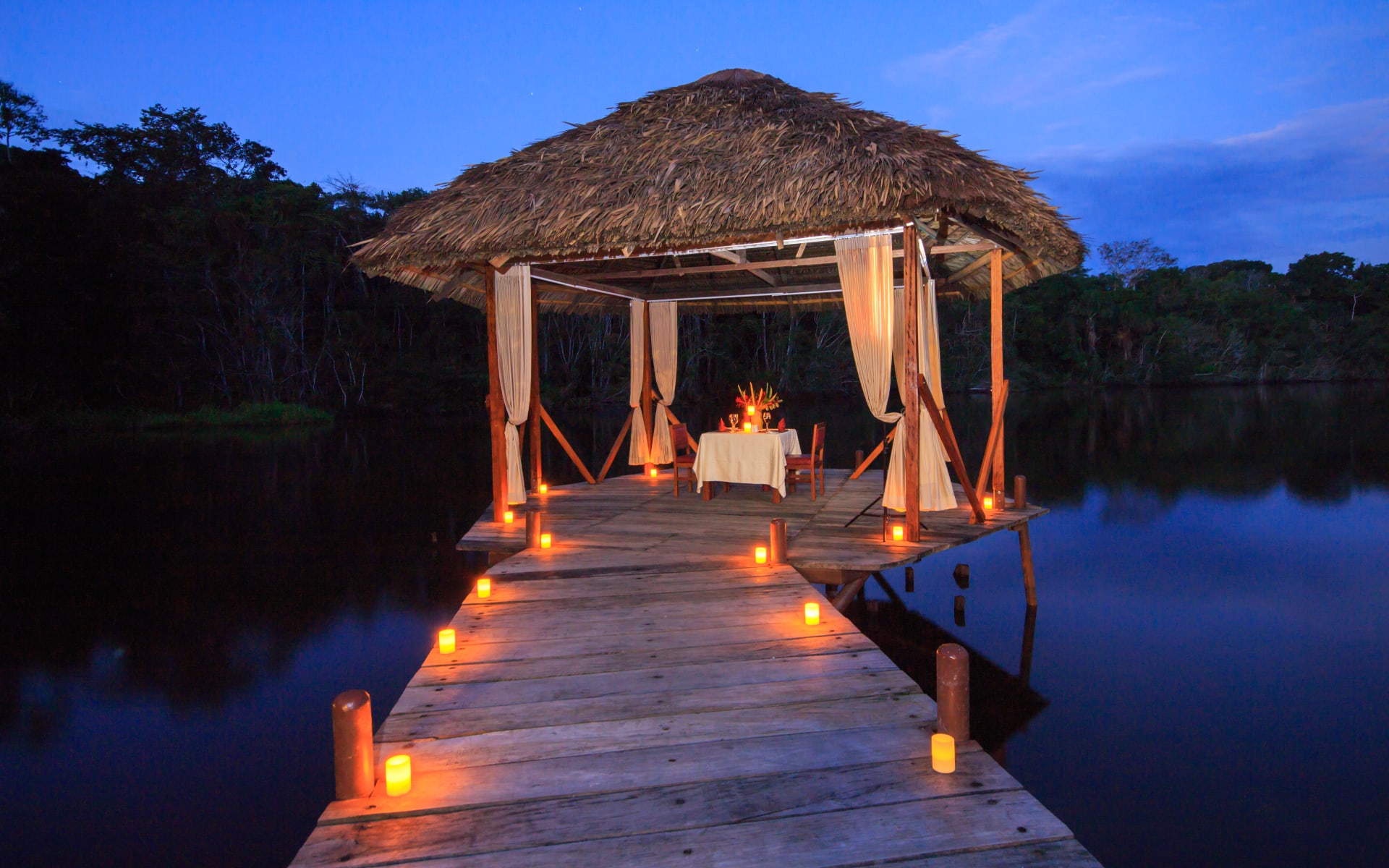 la_selva_ecolodge_ecuador_pontoon_hut