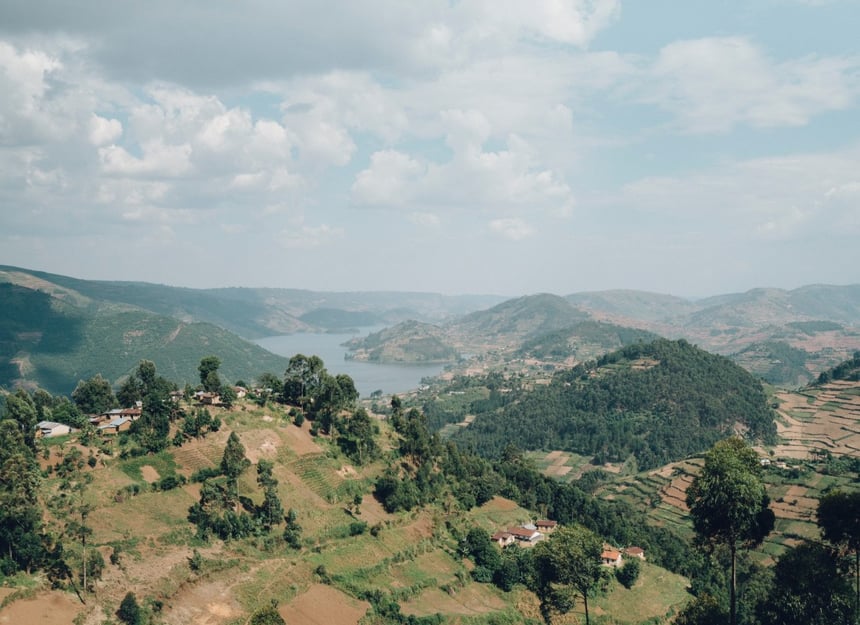 lake_bunyoni_uganda_random-institute-KQ5djKAN35s-unsplash_2019-1
