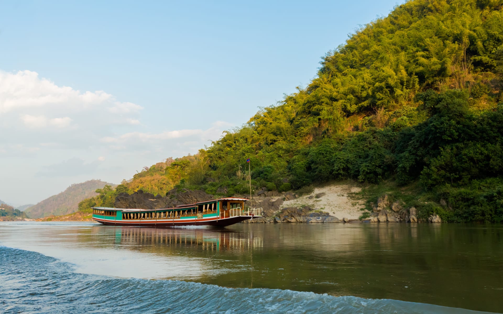 mekong_river_cruise_huay_xai_pakbeng_foxyul
