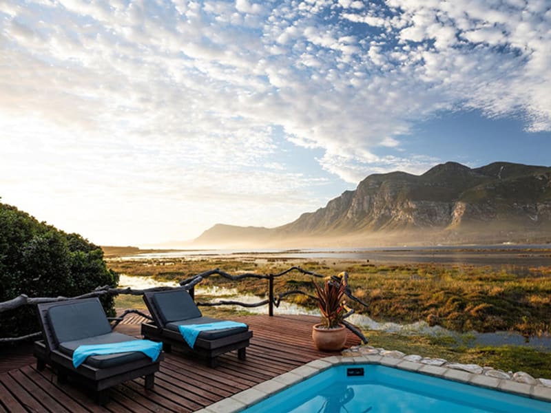 mosaic-lagoon-lodge-pool-view_qqvsux