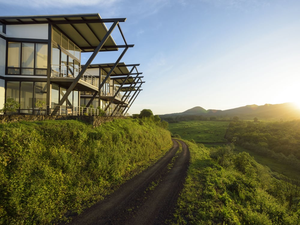 Pikaia Lodge exterior with mountain views 