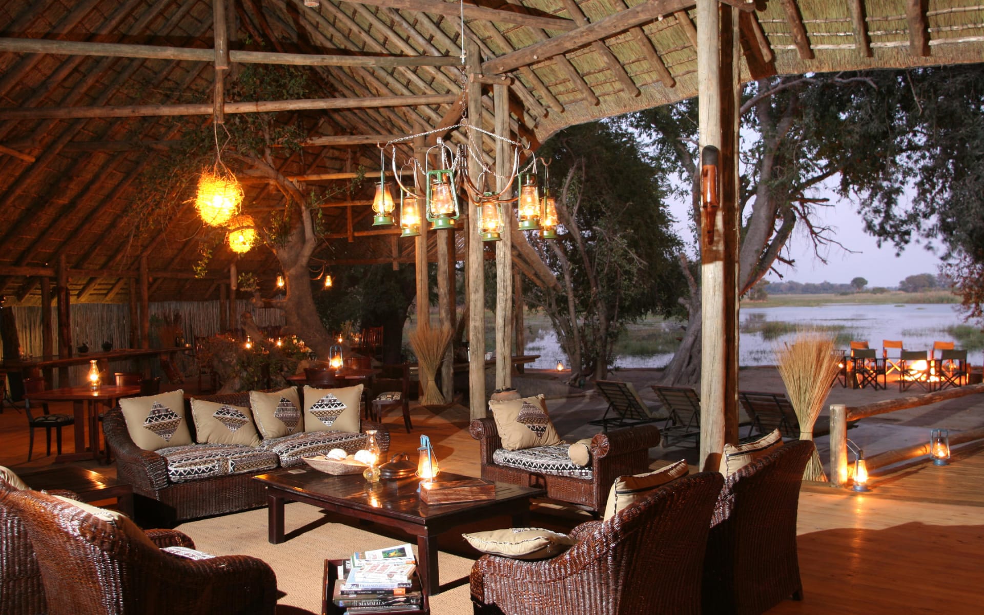 pom_pom_camp_botswana_lounge