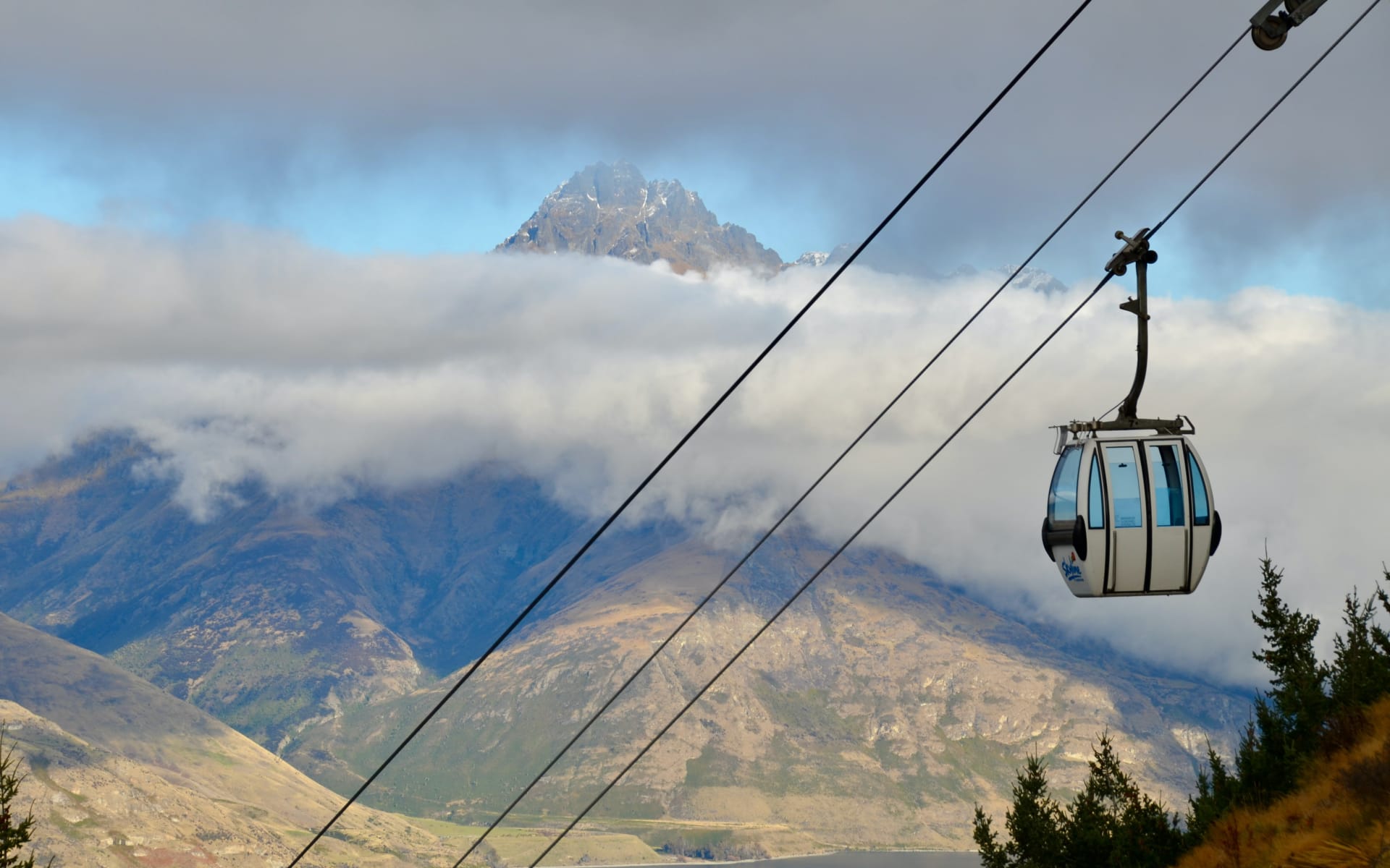 queenstown_gondola_unsplash_lqrwcp