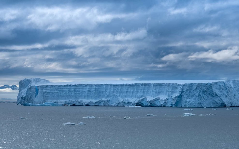 ross_ice_shelf_antarctica_shutterstock_
