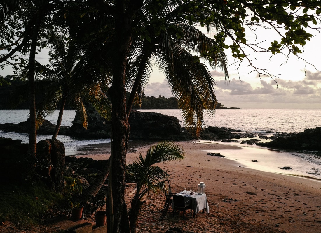 saotome_principe_bom_bom_beach_dining-1