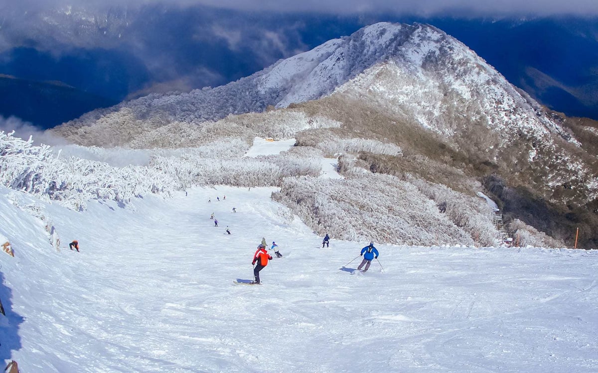 People ski in Australia during winter.