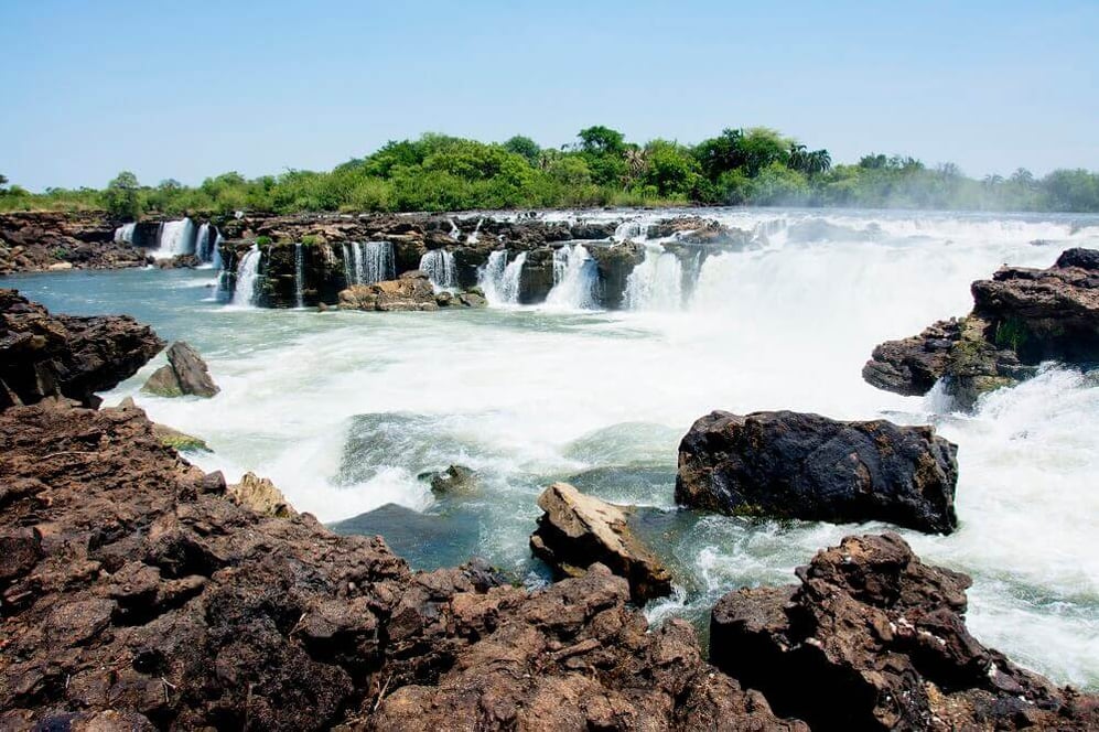 rapid_zambezi_river_sioma_falls_zambia