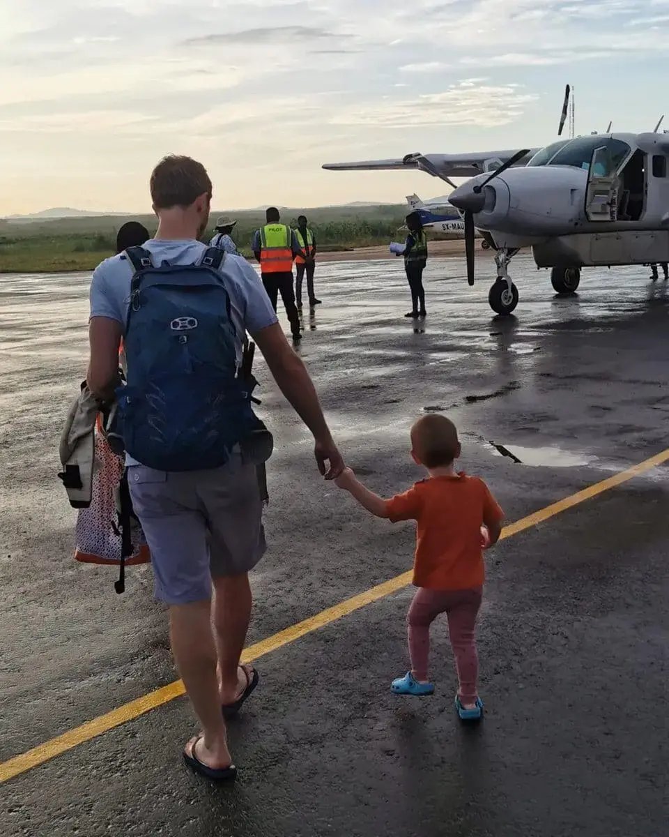 Light_Aircraft_Travel_with_Toddler_and_Baby_copy_rkdjf5-1