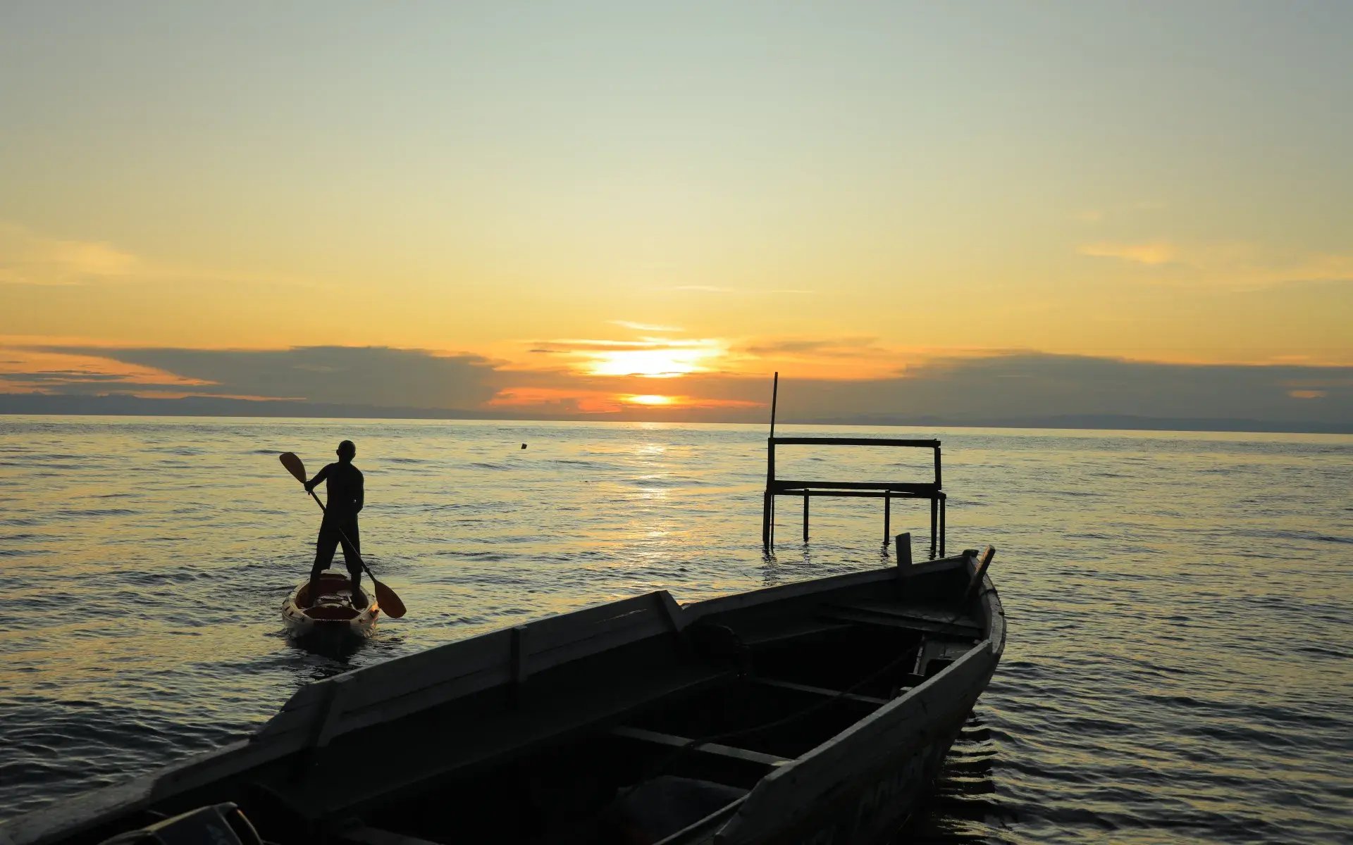 Mahale_Lake_Tanzania_shutterstock_2347672403_fvhcne