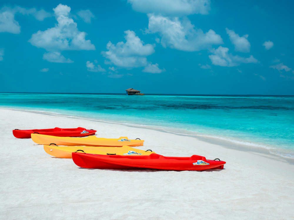 Maldives_Kayak_Unsplash_CCIbrahim_Mushan_iqvyta_WebsiteMedium
