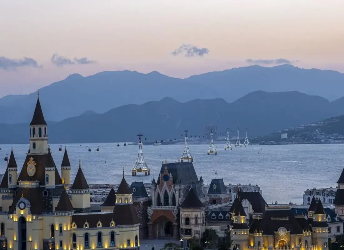 Nha_Trang_vietnam_pixabay_vinpearl-land-_free_stock_photo