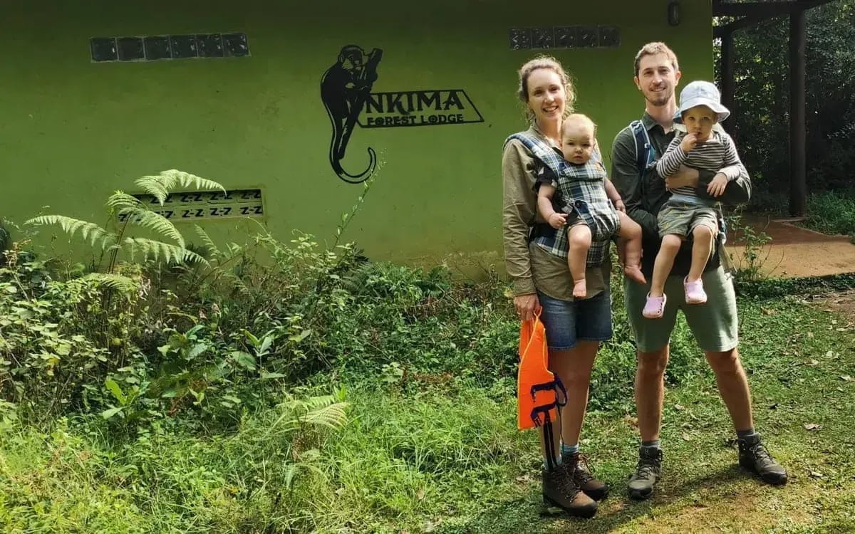 Nkima_forest_lodge_walk-1
