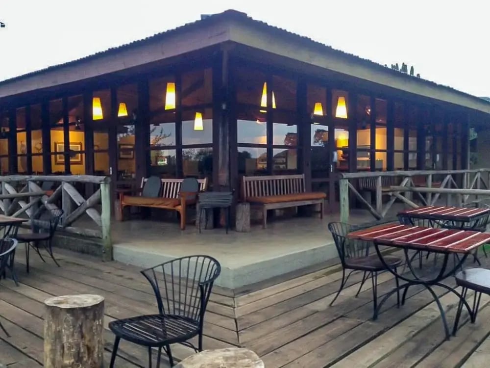 Rhino_Lodge_tanzania_veranda