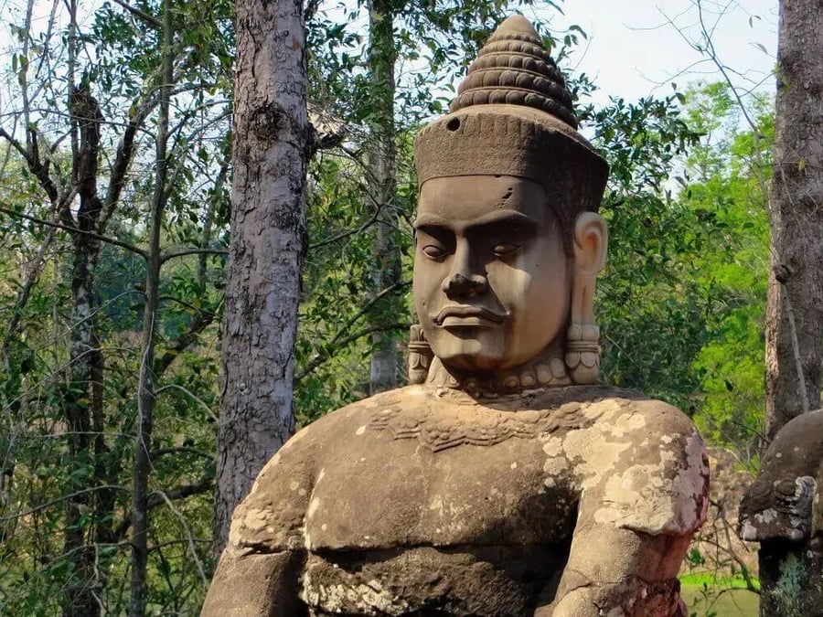 angkor_stone_warrior_satue_cambodia