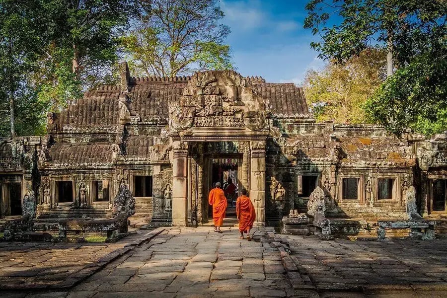 angkor_temple_buddhist_monks_cambodia (1)