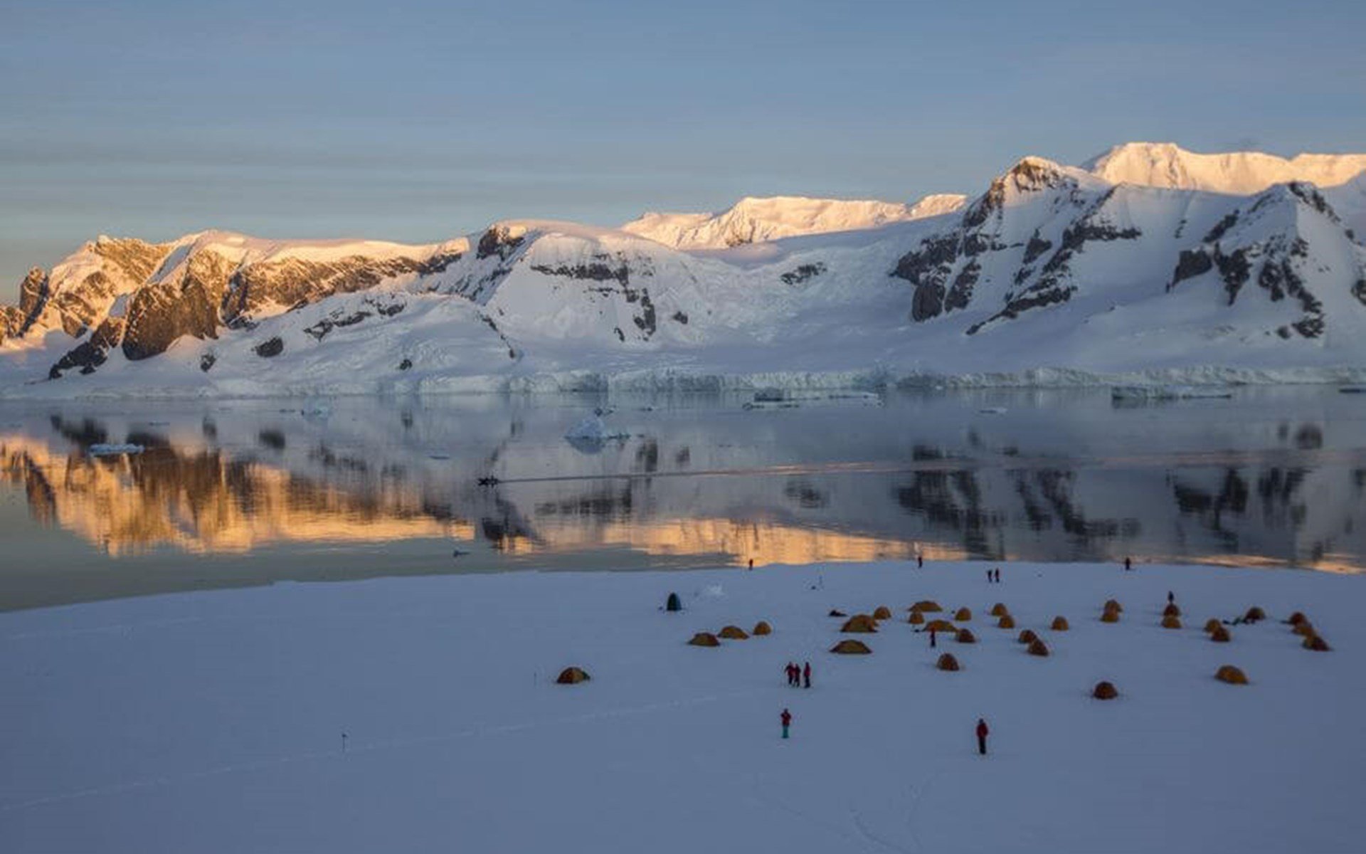 antarctica-ronge-island-camping-sunset-n9a2386-lg-rgb