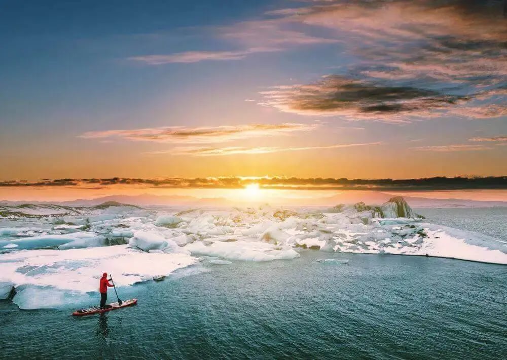antarctica_traveller_paddle_boarding-1