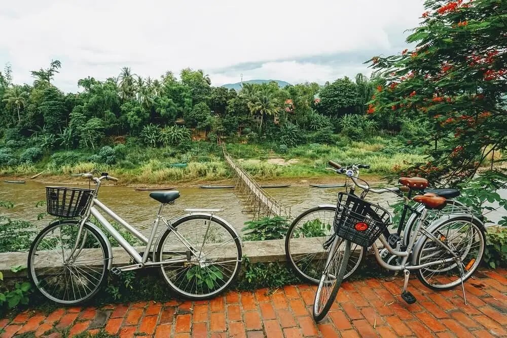bamboo_bridge_nam_khan_river_bicycles_luang_prabang_laos
