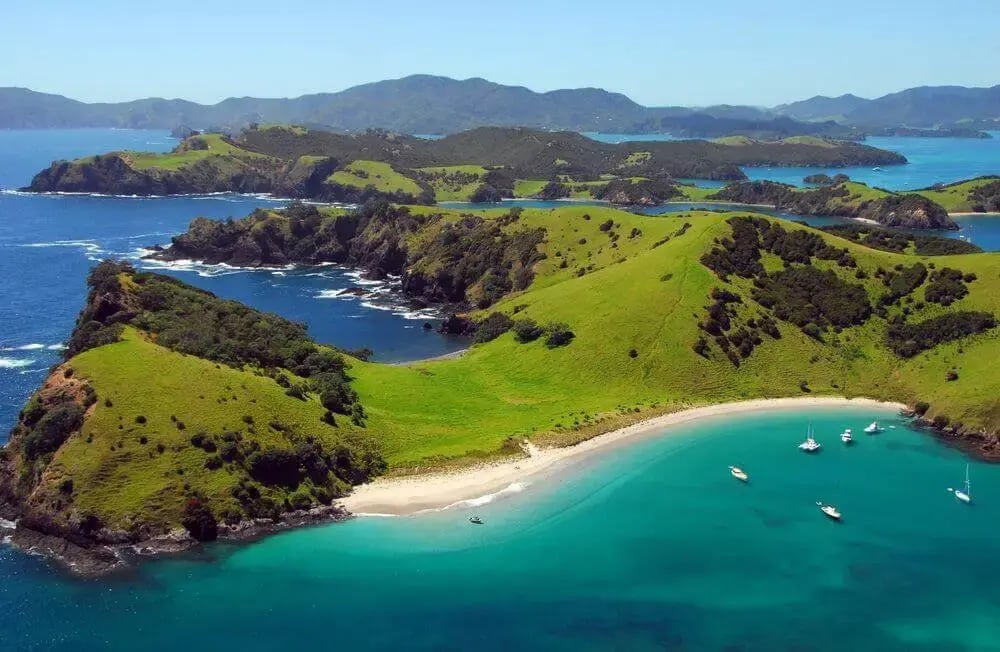 bay_of_islands_waewaetorea_passage_new_zealand