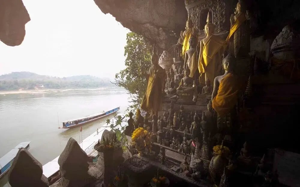 buddha_statues_pak_ou_caves_luang_prabang_laos
