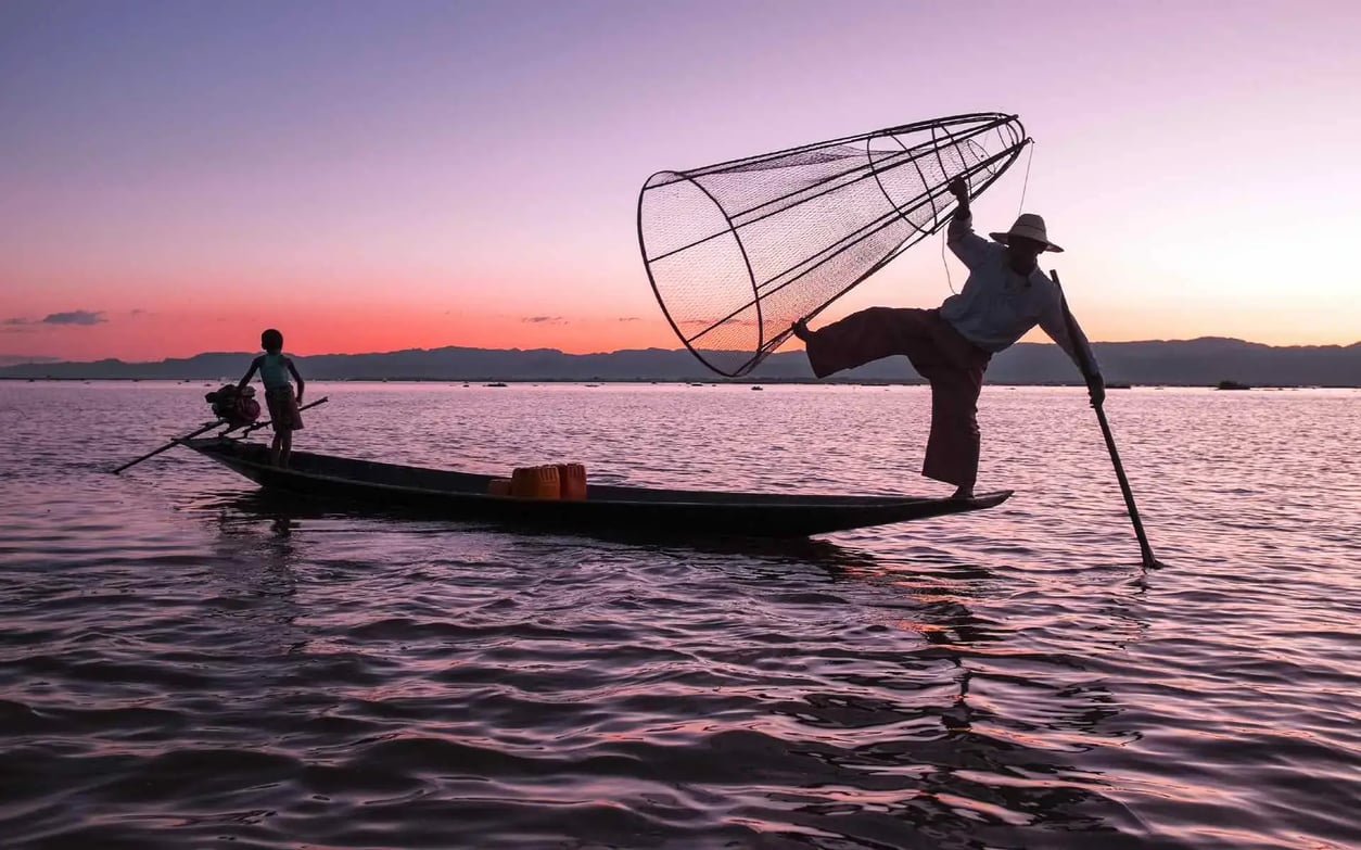 fisherman_sunset_inle_lake_myanmar_1920x1200