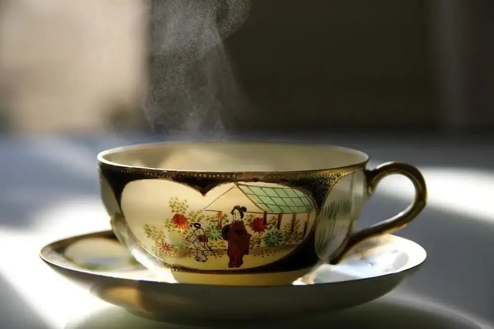 japan-food-guide-afternoon-tea-teacup-with-japanese-geisha-design