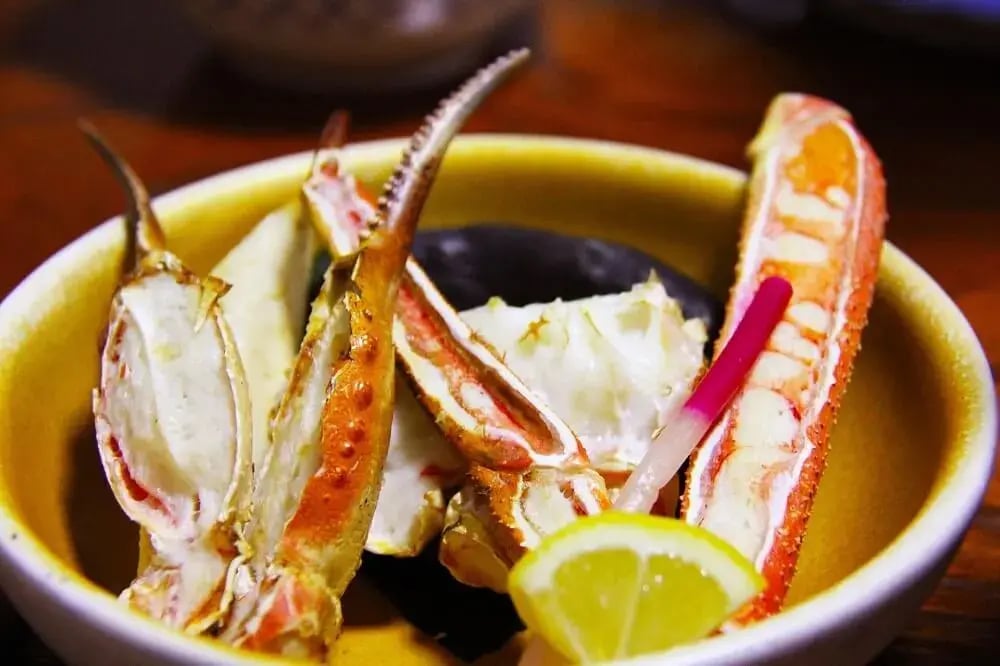japan-food-guide-japanese-grilled-snow-crab-meat-in-sapporo-hokkaido