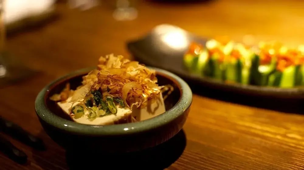 japan-food-guide-japanese-kaiseki-banquet-cuisine-tofu-dish
