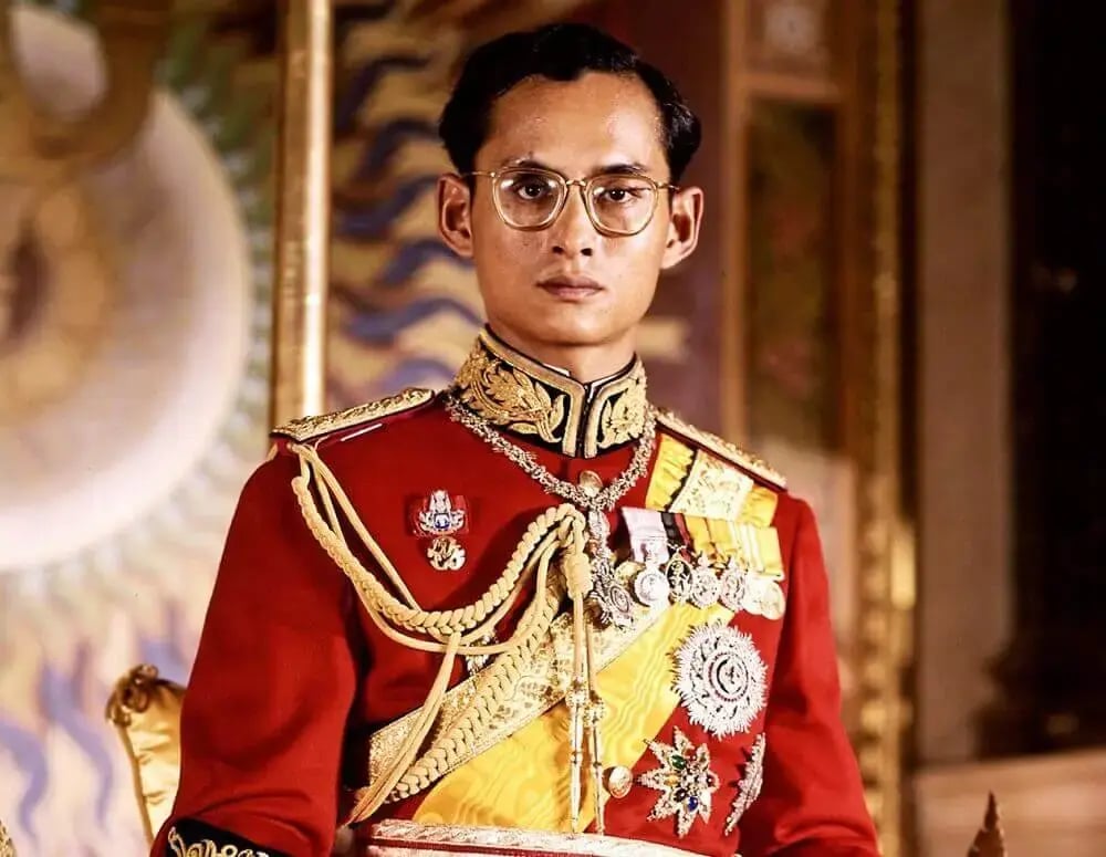 king_bhumimbol_rama_ix_thailand_festival