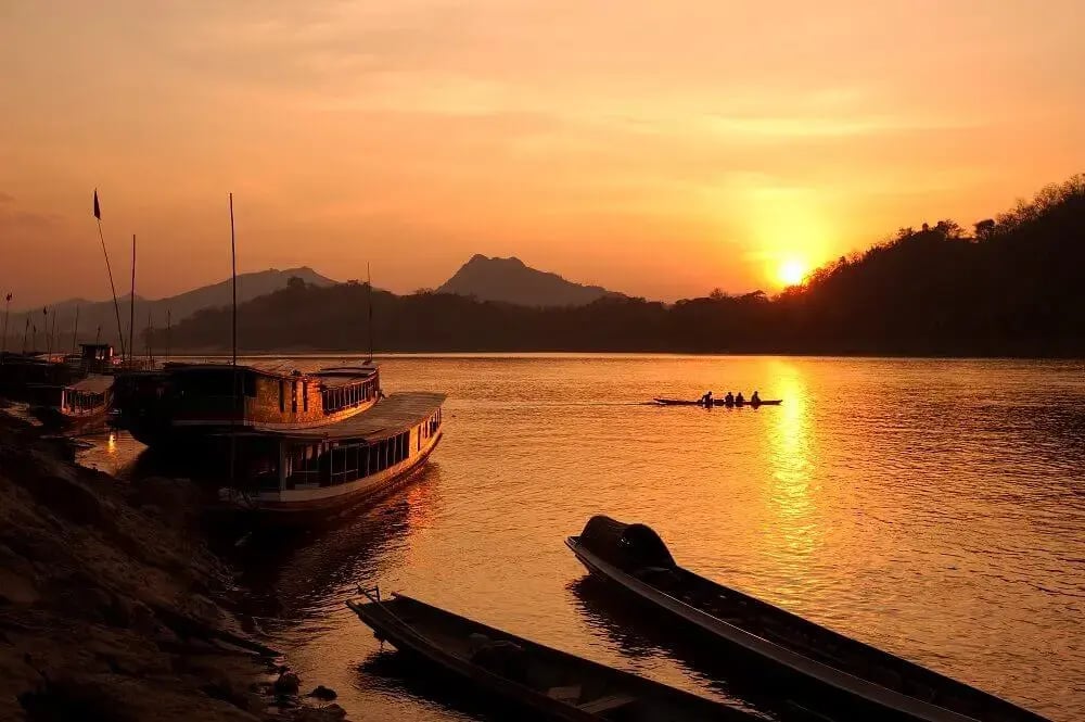 laos_luang_prabang_mekong_river_sunset_cruise