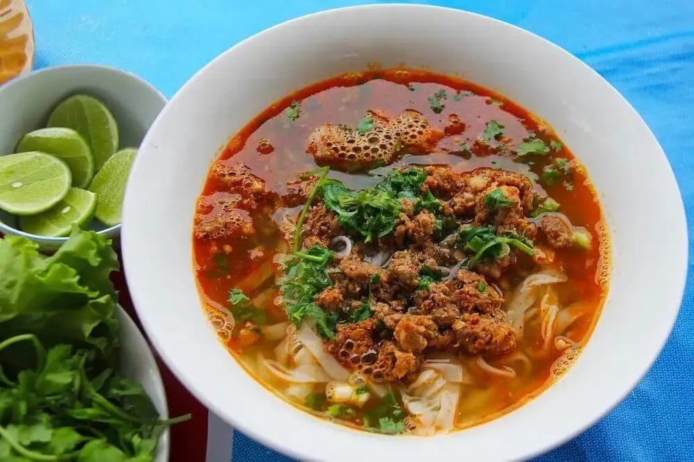 laotian_soup_noodles_mince_meat_luang_prabang_laos