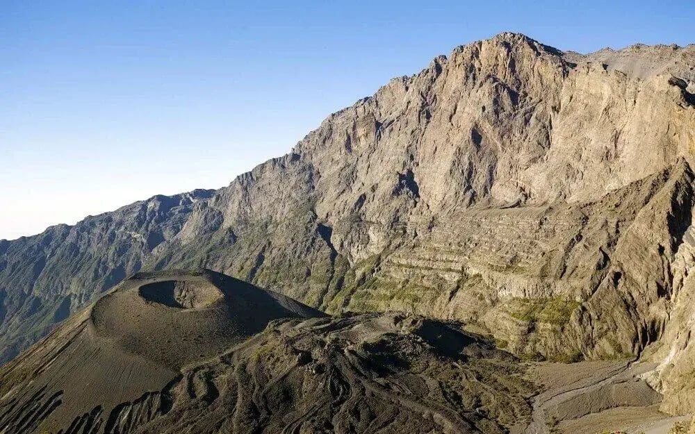 mount_meru_ash_cone_arusha_tanzania-2-_2_