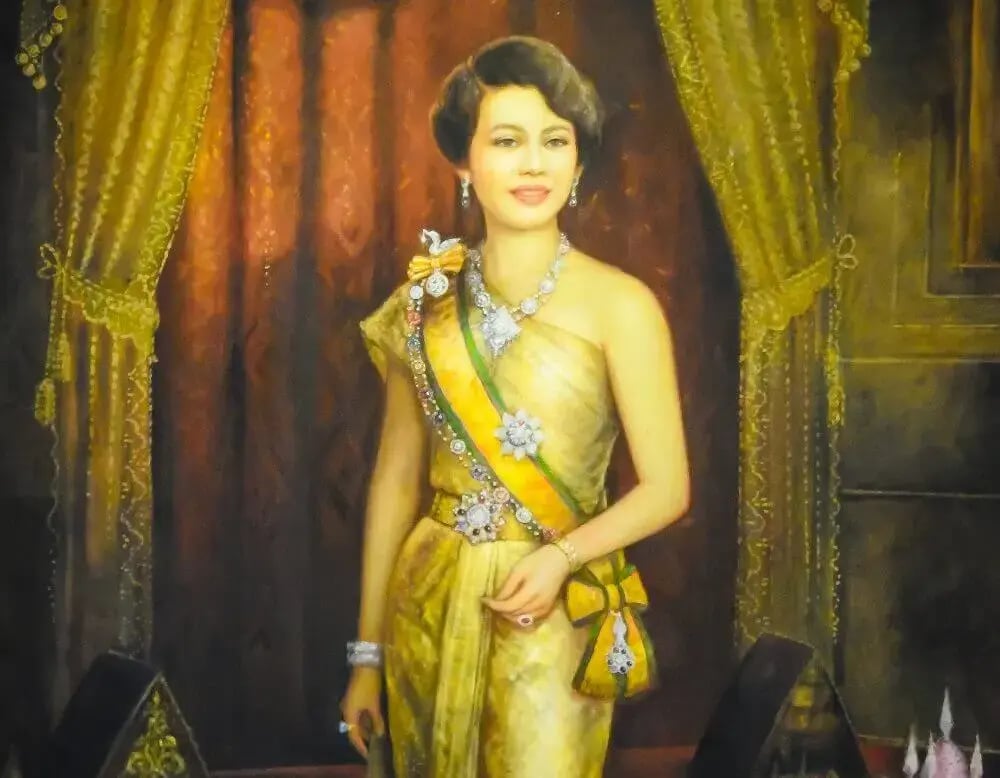 queen_sirikit_of_thailand_photographed_by_trisorn_triboon-83