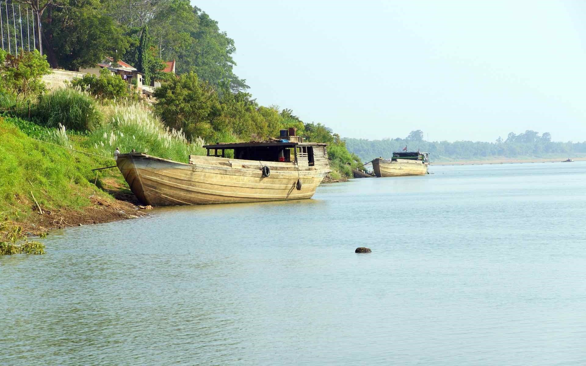 river_near_koh_trong_island_cambodia_1920x1200-1
