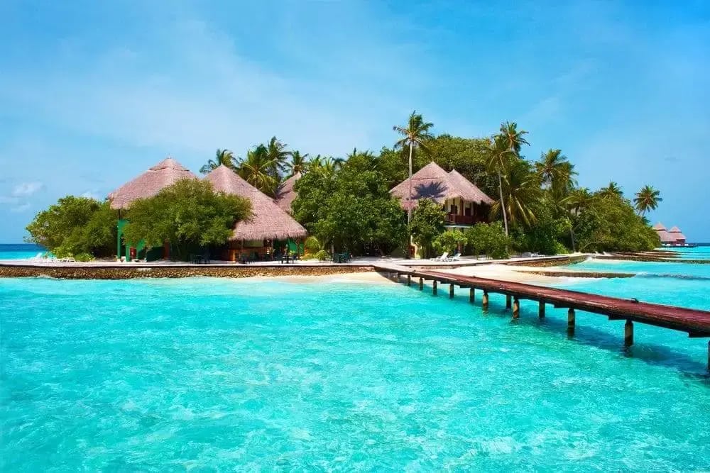 small_maldives_island_resort