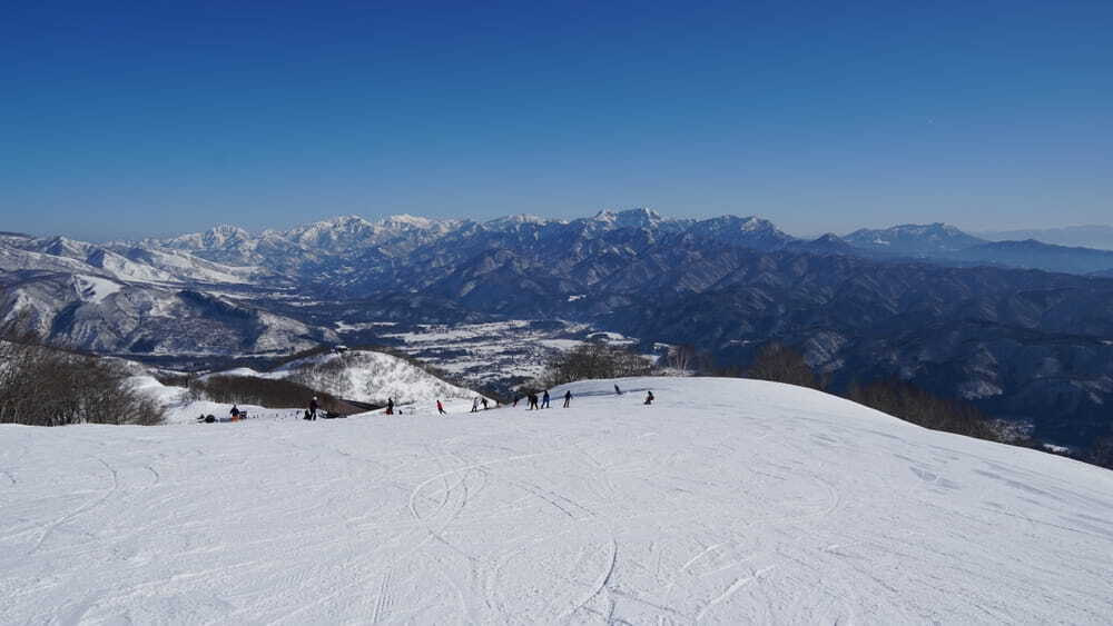 Sking at Hakuba Goryu Snow Resort