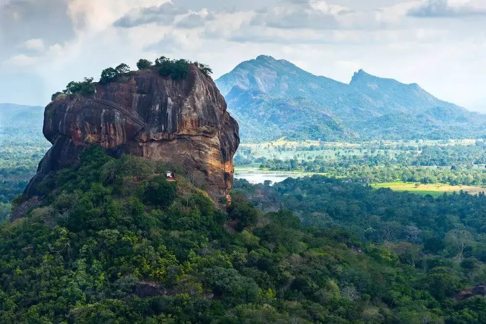 sri_lanka_sigiriya_lion_rock