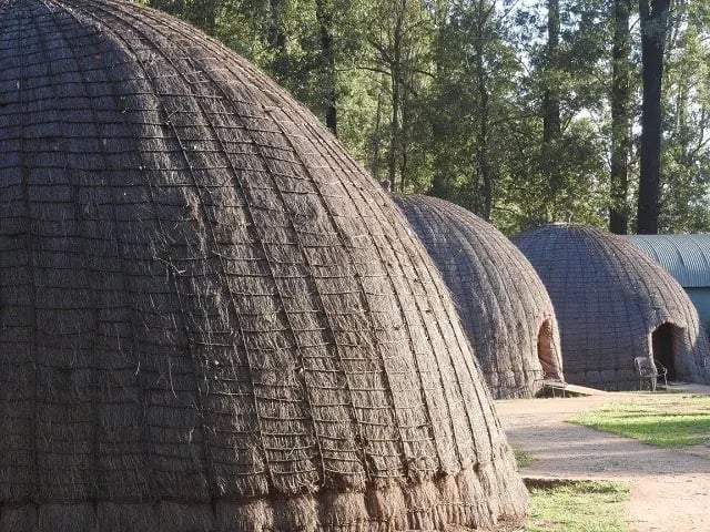 swazi_village_swaziland_safari