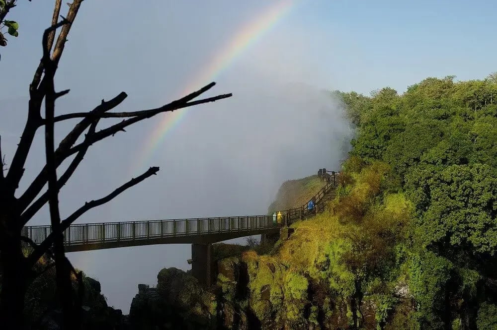 victoria_falls_activities_knife_edge_footbridge